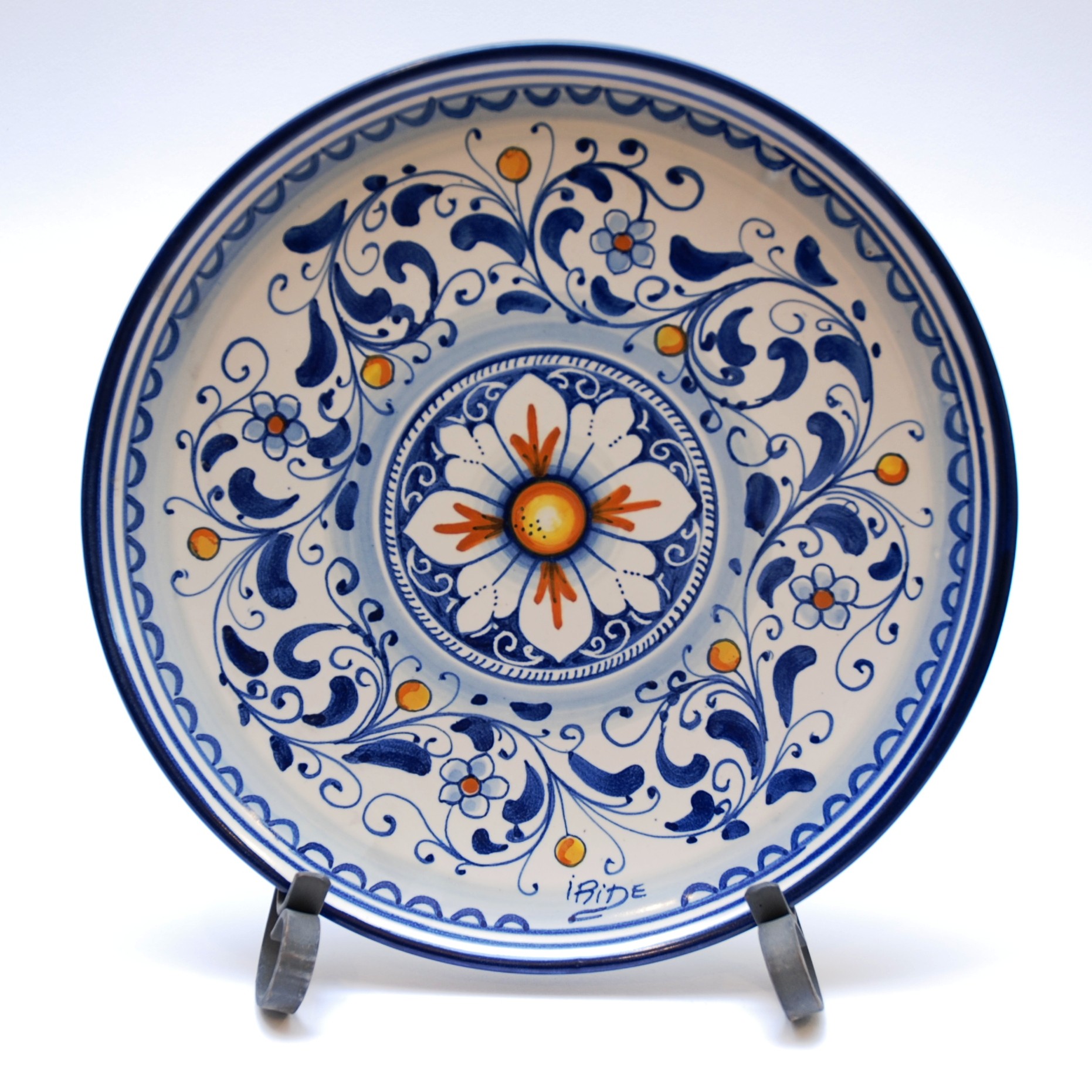 Piatto da parete con decoro ornato fiori blu - Ceramiche Artistiche Iride